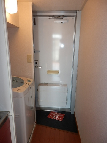 レオパレスホウセイ豊四季の玄関