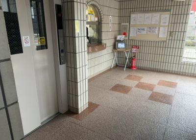 【その他共用部分】 | グラン・ドムール南橋本 | 共用部分は、一棟の建物に住む区分所有者全員が共同で所有するとし、共用部分の管理、補修などは、区分所有者で形成される管理組合が行います。個人の判断で勝手に変更することはできませんので覚えておきましょう。