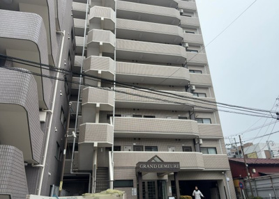 【現況写真】 | グラン・ドムール南橋本 | 眺望の良さを楽しめるダイニングキッチンで家族団らんの時間を過ごしてはいかがでしょうか。バルコニーから見える景色を家族で眺める時間は、時間が経つのを忘れてしまいそうですね。是非、現地を見に行きましょう！