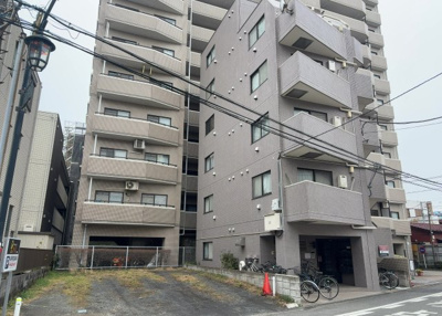 【構造・工法・仕様】 | グラン・ドムール南橋本 | ＳＲＣ造は強度や耐震性の面でもRC造と比べて優れています。そのため、10階建以上の高層または超高層マンションなどの建築にも多く採用されています。柱や梁などのサイズが小さくても高い耐震性を確保できます。