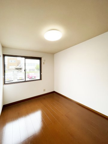 シャトーショコラ E棟の居間・リビング