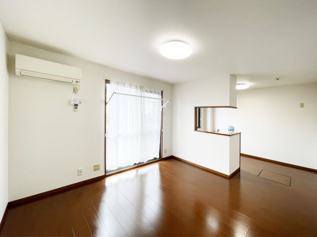 シャトーショコラ E棟の居間・リビング