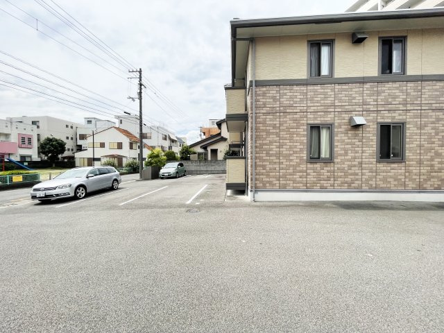パークサイド佐古の駐車場