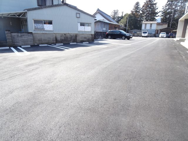 Grandirの駐車場