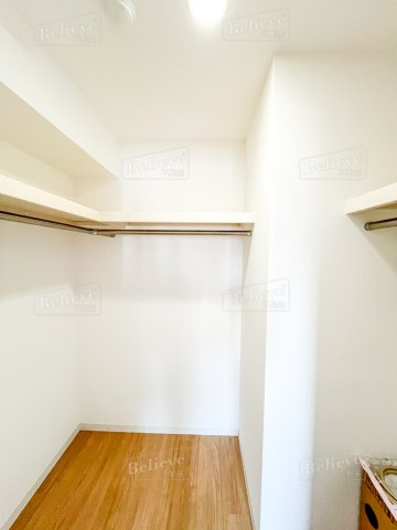 ボスコ ボブ ビルディングの収納|ウォークインクローゼットなので収納豊富です♪