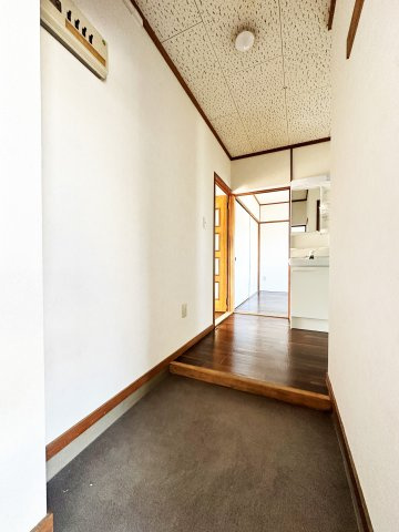 スカイハイツの玄関|明るい玄関です