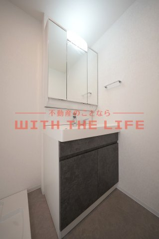 S-RESIDENCE久留米六ツ門abreastⅠ【キャンペーン対象物件】の独立洗面台|朝の支度にも助かる、独立の洗髪洗面化粧台