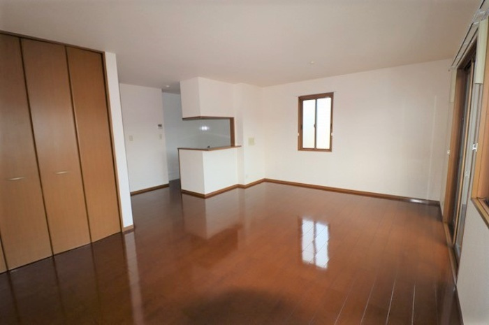 コモド八ヶ崎 Ａ・Ｂの居間・リビング|リビングルーム