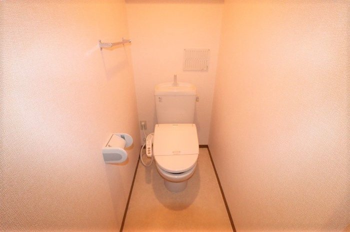 コモド八ヶ崎 Ａ・Ｂのトイレ|トイレ 温水洗浄暖房便座