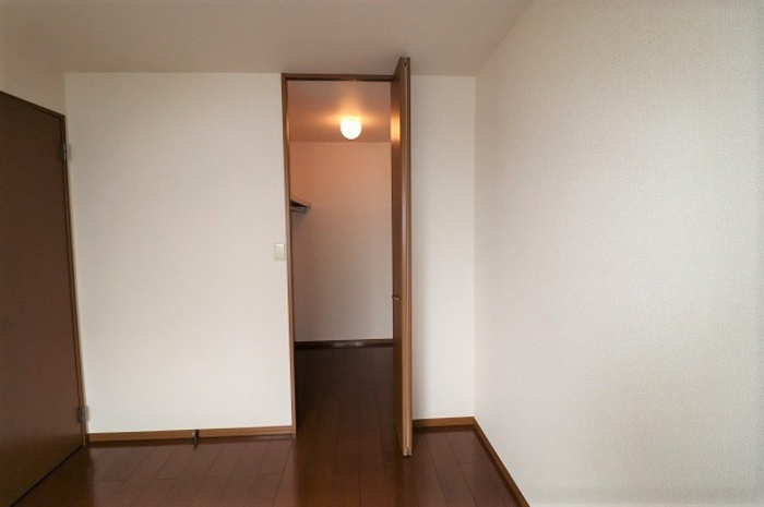 コモド八ヶ崎 Ａ・Ｂの収納|ウォークインクローゼット