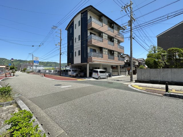 クローバー南川添の外観