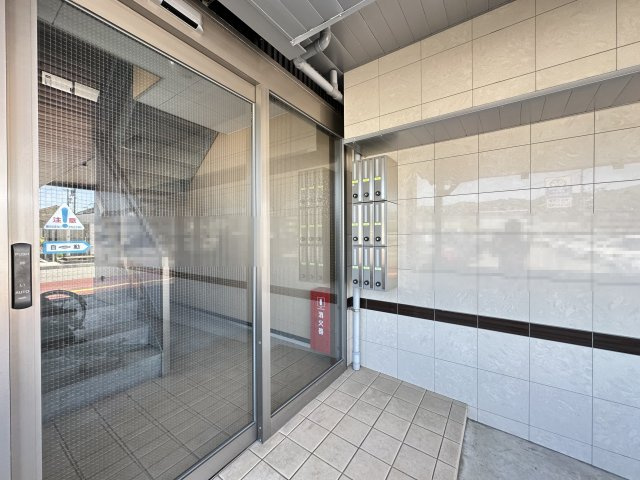 クローバー南川添のロビー