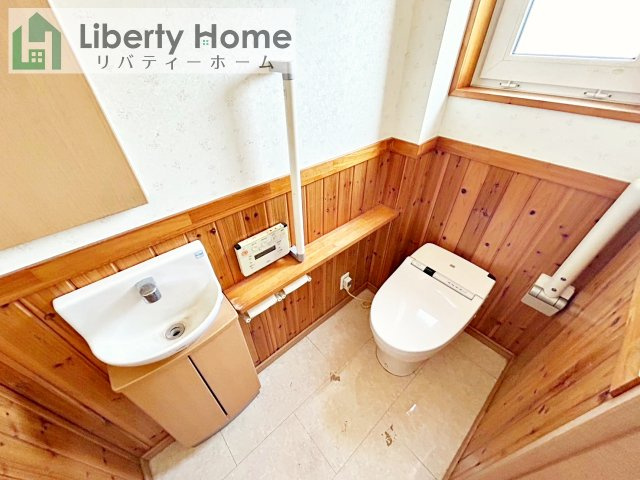 石岡市南台3丁目　中古戸建のトイレ