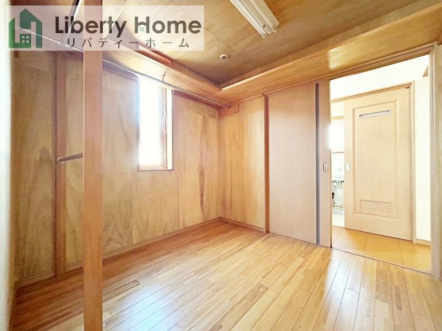 石岡市南台3丁目　中古戸建の洋室