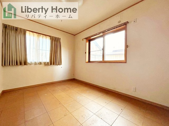 石岡市南台3丁目　中古戸建の洋室