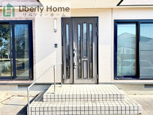 石岡市南台3丁目　中古戸建のエントランス