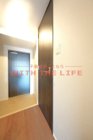 S-RESIDENCE久留米六ツ門abreastⅡ【キャンペーン対象物件】の玄関|明るい玄関です