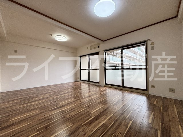 友井グレイスの居間・リビング|ゆったり過ごせる居間です