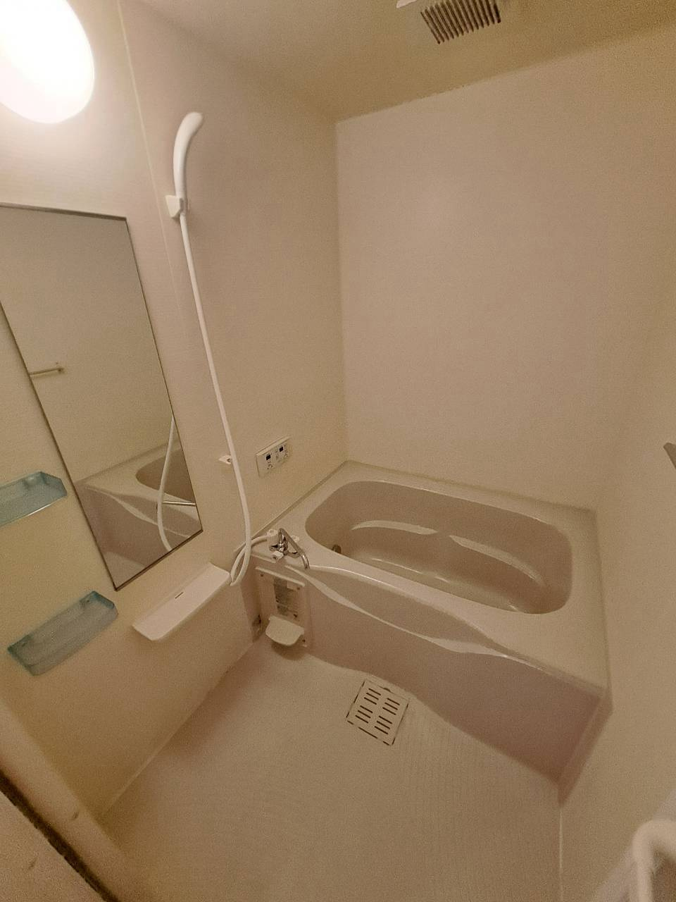 スローモーションの浴室