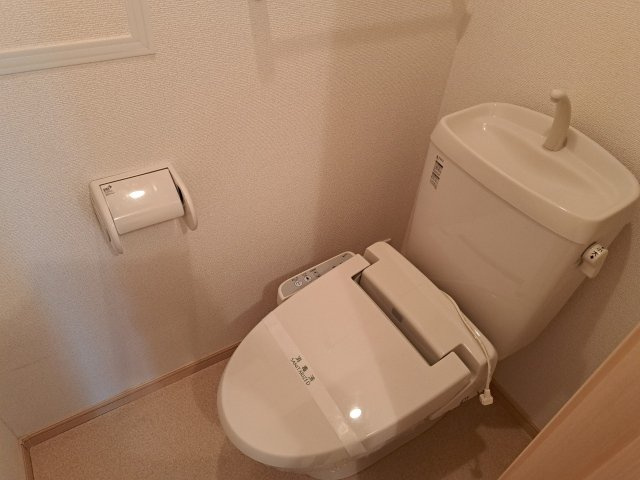スローモーションのトイレ