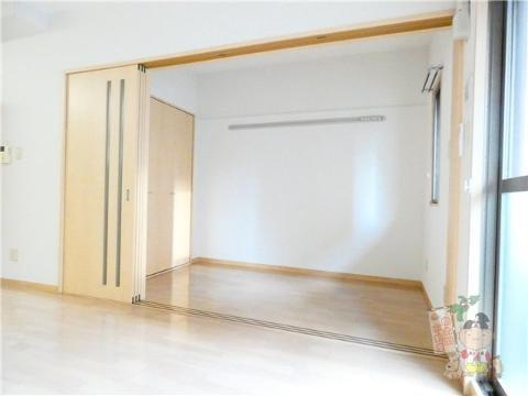 フォンティーヌ弓之町の居間・リビング|洋室