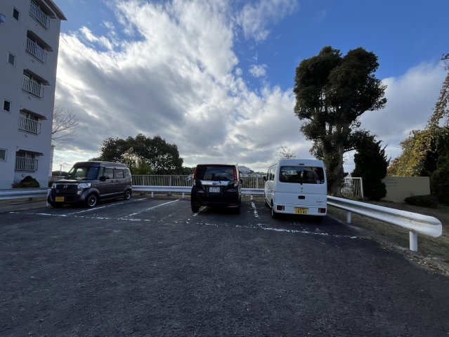 塩屋住宅3号館の駐車場