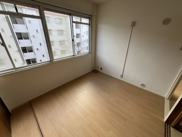 塩屋住宅3号館の居間・リビング