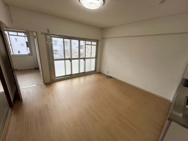 塩屋住宅3号館の居間・リビング