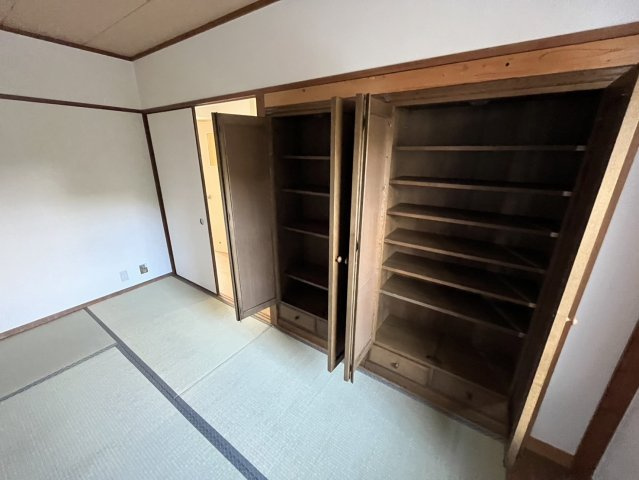 塩屋住宅3号館の収納