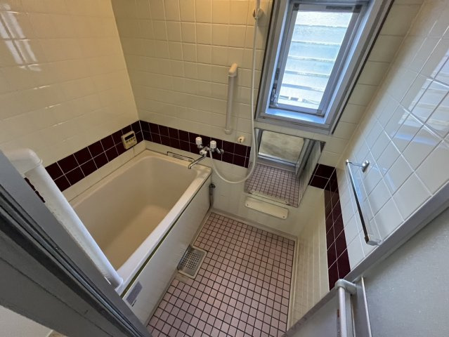 塩屋住宅3号館の浴室