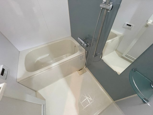 リアルテ霞ヶ丘の浴室