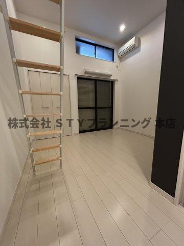 仲介手数料０円！Lucie鳴海の居間・リビング