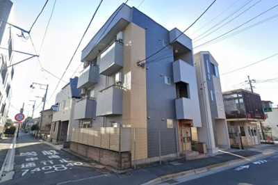 【外観】 | SOLEADO | おしゃれな外観　連雀通り沿い　隣の隣に塚交番があります。