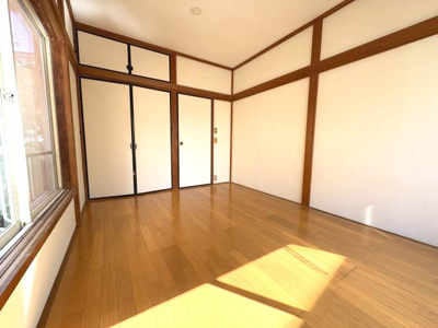 【居間・リビング】 | しろがねハイツ | こちらの居間で趣味の時間をお楽しみください