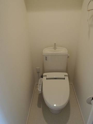 【トイレ】 | リバード北加瀬  | ☆温水洗浄便座完備のトイレ☆
