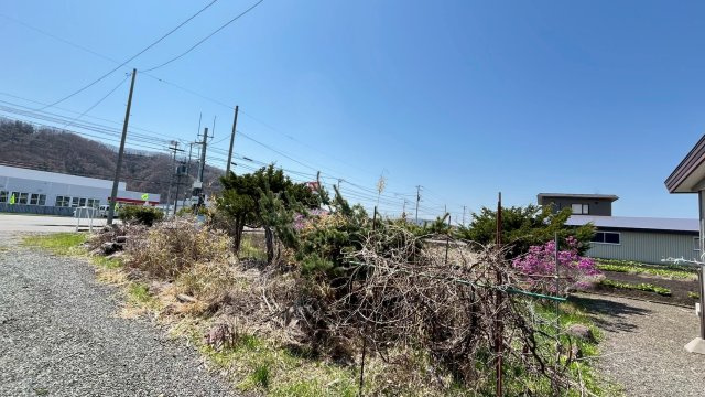 【庭】 | 北見市東相内町中古住宅 | 96坪のとても広いお庭付です