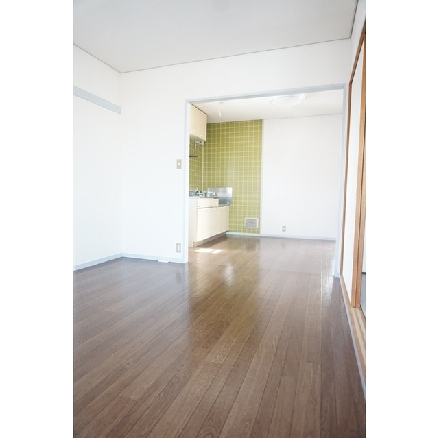 パレーシャル森島の居間・リビング|LＤＫ６帖