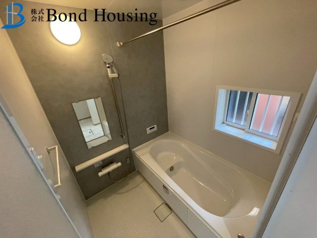 人丸小学校エリア　中朝霧丘　新築戸建の浴室