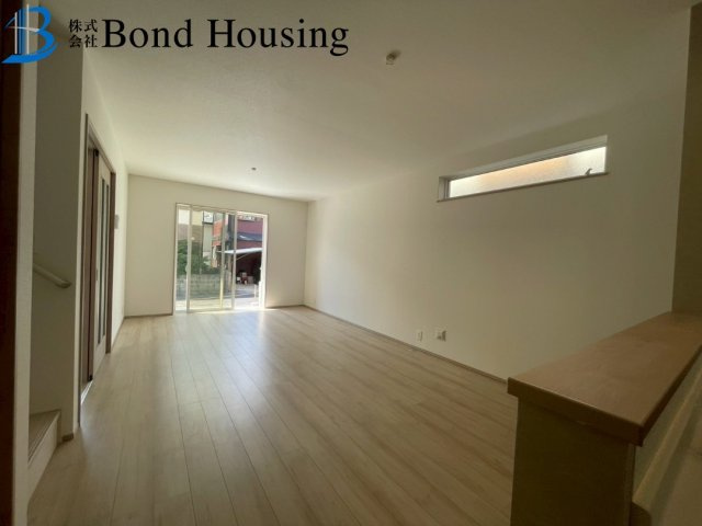 人丸小学校エリア　中朝霧丘　新築戸建の居間・リビング