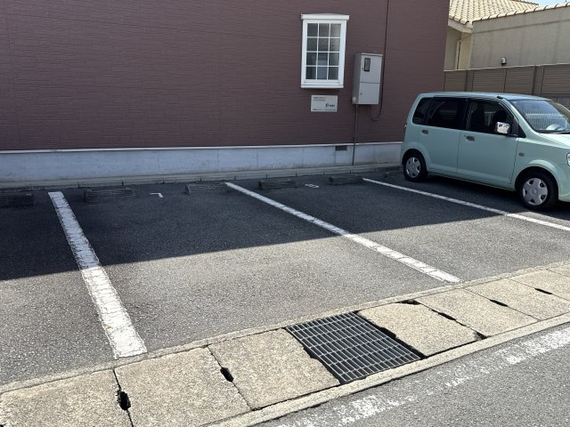 タウニー北条　２の駐車場
