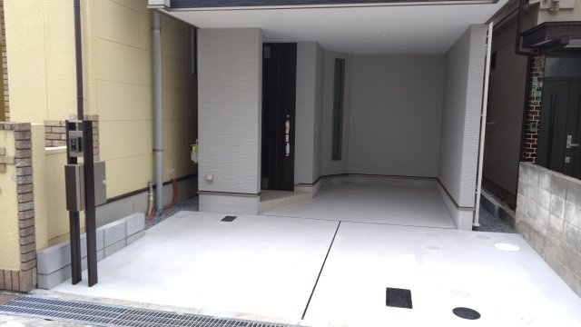 尼崎市西昆陽　新築戸建の駐車場
