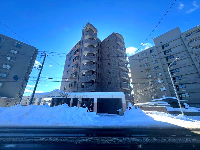 ライオンズマンション発寒中央の外観