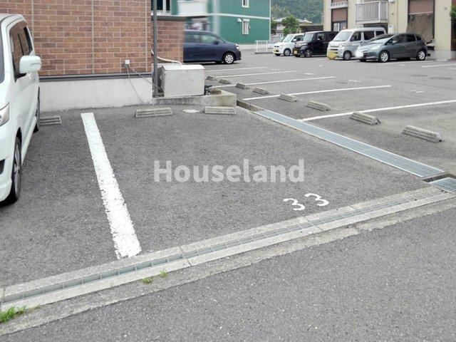 メゾン･モンテリベール　Ⅰの駐車場