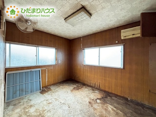 熊谷市押切　中古一戸建ての洋室