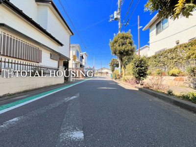 【前面道路含む現地写真】 | 府中市朝日町1丁目　新築戸建　全1棟