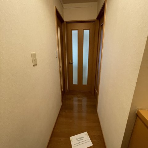 コーポハーバーの玄関