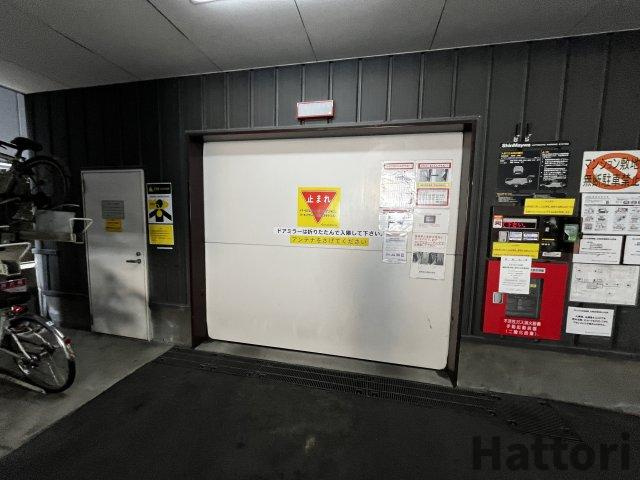 LaDouceur江坂の駐車場