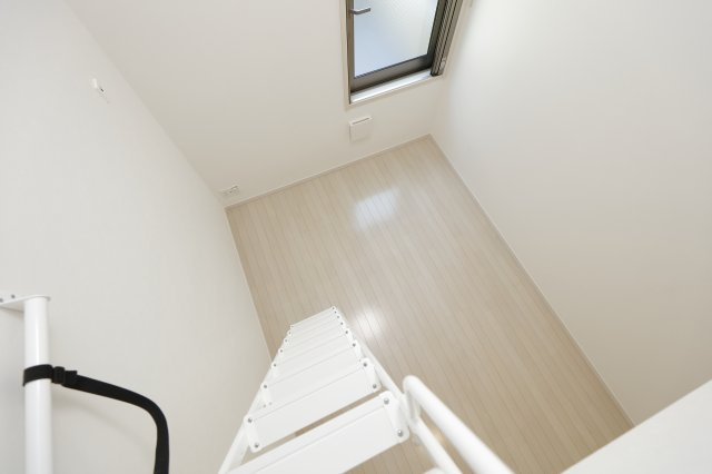 リブ東小岩の洋室