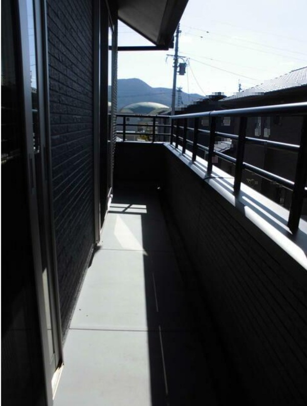 千丁町中古戸建のバルコニー|お洗濯にも便利なバルコニー付き