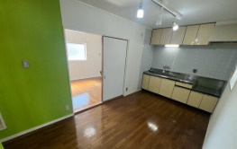 エムズ富雄の居間・リビング